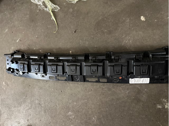 Кронштейн бампера заднього, центральний 51127429429 BMW