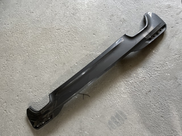 Молдинг бампера заднього 51128064718 BMW