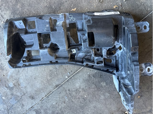 Кронштейн бампера заднього, правий 51128069246 BMW