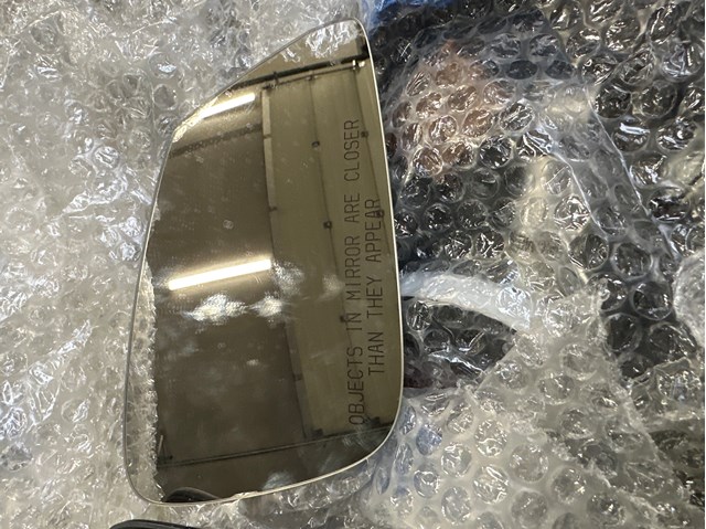 Скло дзеркала заднього виду, правого 51167441036 BMW