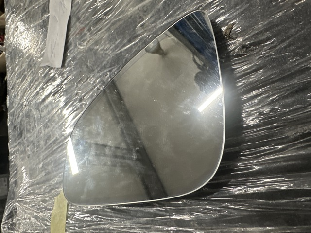 Дзеркальний елемент водійського дзеркала 51168059569 BMW
