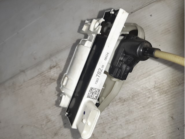 Клапан дотяжки дверей 51207323782 BMW