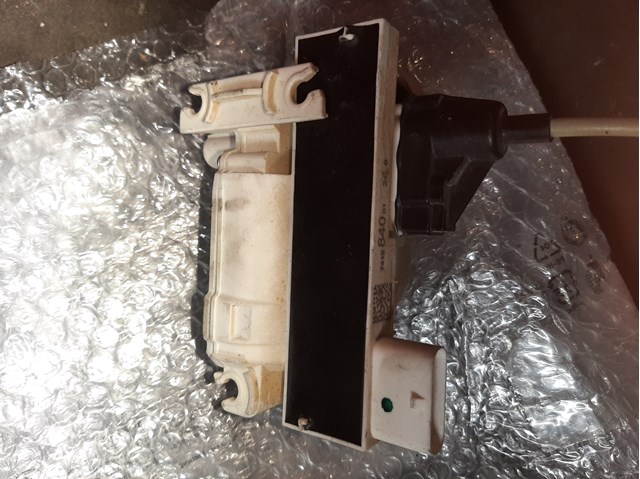 Клапан дотяжки дверей 51207419840 BMW