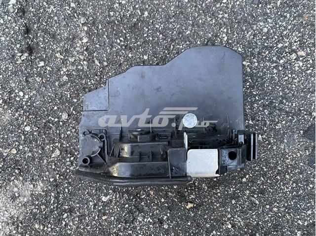 Замок передніх пасажирських дверей 51217318424 BMW