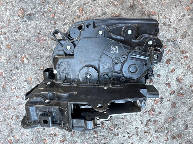 Замок двері правої передньої 51217477702 BMW