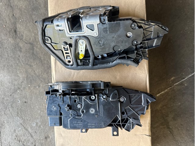Замок дверей водія 51217956135 BMW