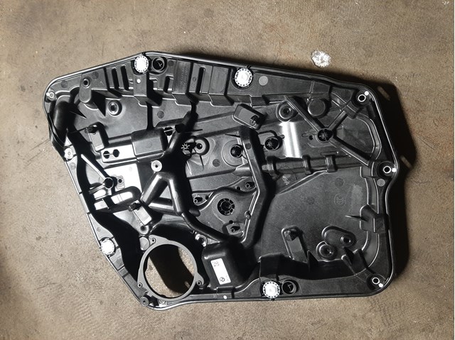 Механізм склопідйомника двері задньої, правої 51357498150 BMW