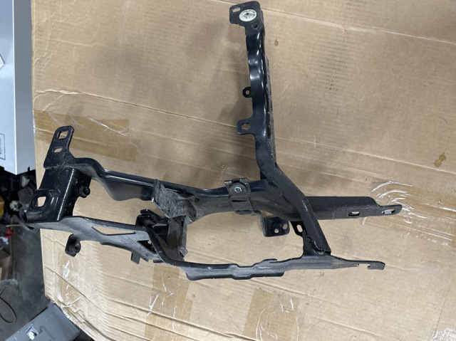 Кріплення фари передньої, правої 51647421710 BMW