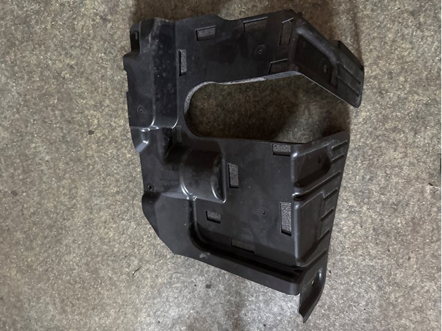Захисний кожух кермового механізму 51717424918 BMW