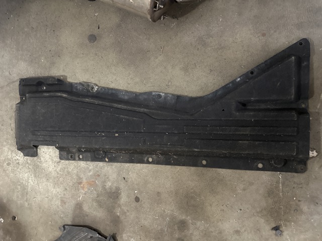 Захист днища, правий 51757308676 BMW