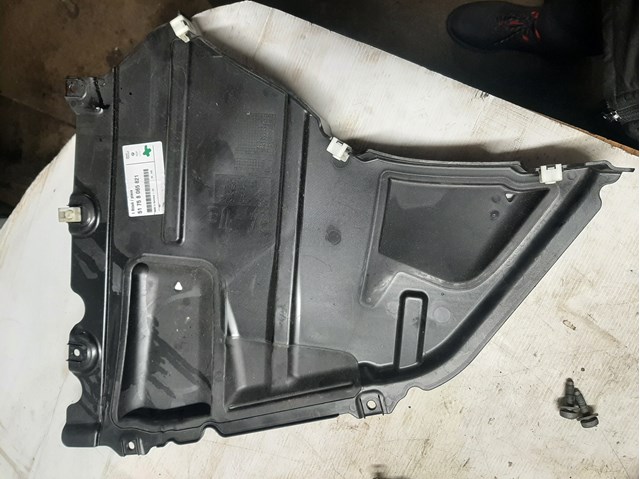 Захист бампера переднього, лівий 51758065821 BMW