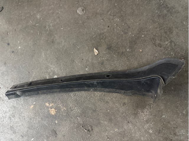 Ущільнювач крила 51767264274 BMW