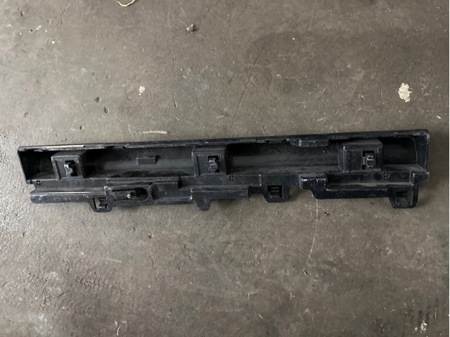 Опора порога (кріплення) 51777256915 BMW