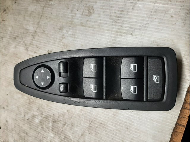 Кнопки переднього лівого склопід'ємника 61319362107 BMW