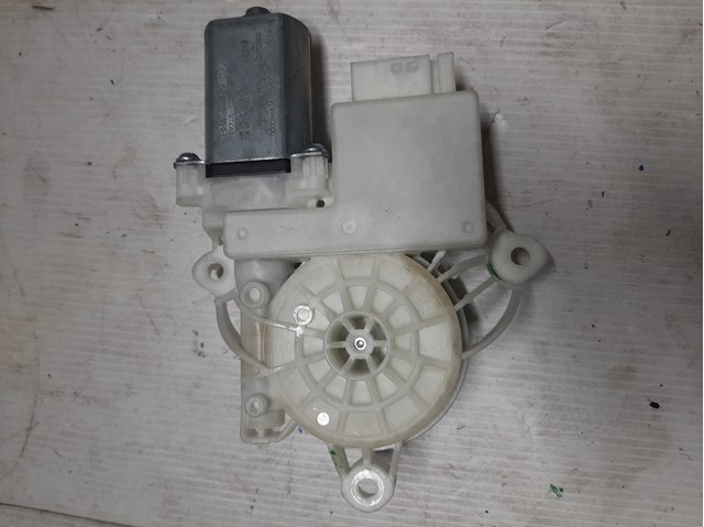 Двигун склопідіймача двері передньої, правої 61359479072 BMW