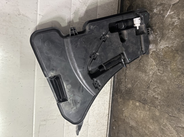 Водяний бачок омивача скла 61668491829 BMW
