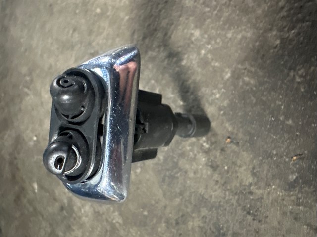 Сопло омивача фари передньої, правої 61678352896 BMW
