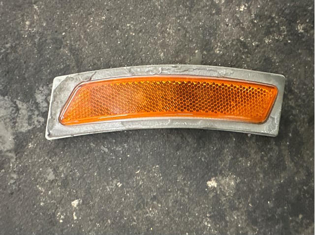 Правий катафот бампера 63147295542 BMW