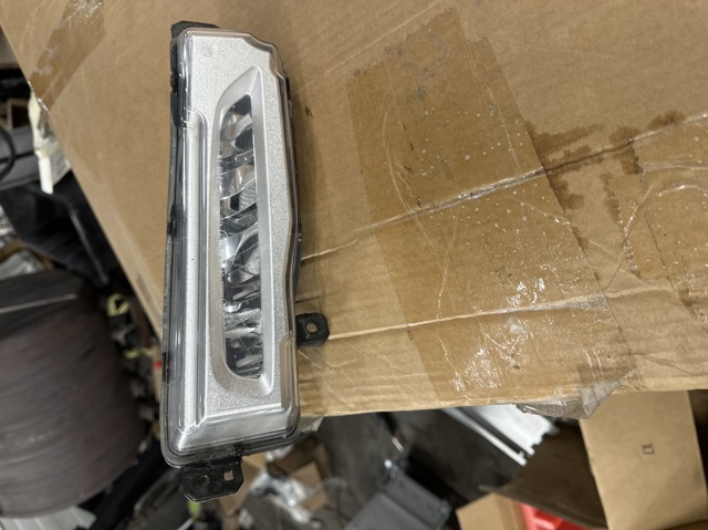 Права протитуманні фари 63177406366 BMW
