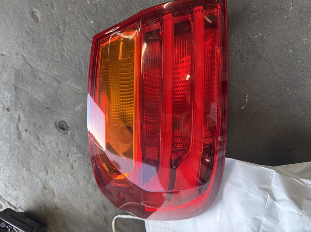 Ліхтар задній лівий 63217296097 BMW
