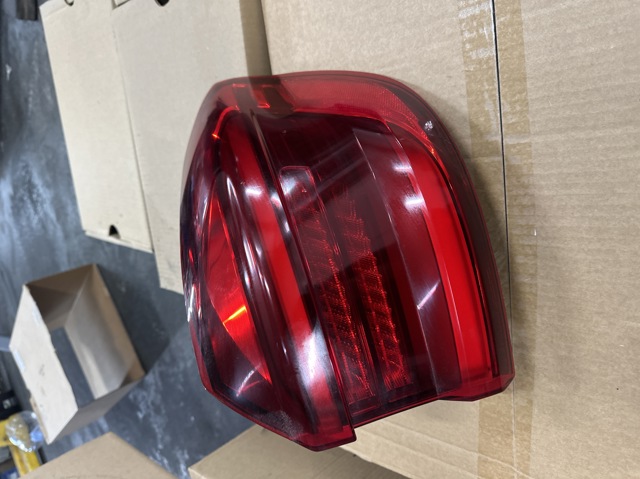 Фара задня права зовнішня 63219853374 BMW