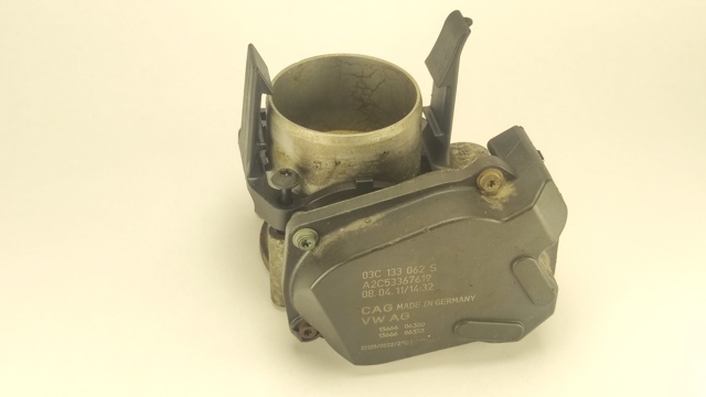 Дросільна заслінка в зборі 03C133062S VAG