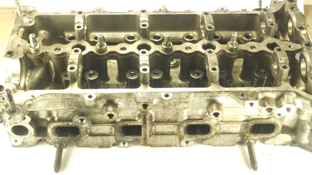 Головка блоку в зборі c распредвалами 1110129555 TOYOTA