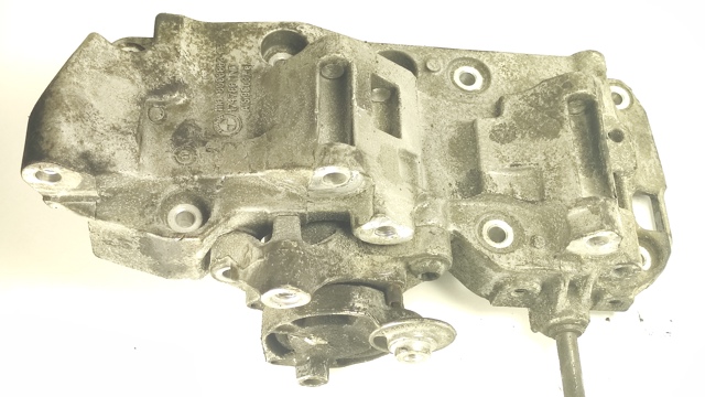 Кронштейн компресора кондиціонера 11168506863 BMW