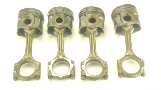 Поршень двигуна без кілець 131010W011 TOYOTA