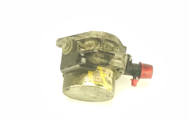 Насос вакуумний 146505272R RENAULT