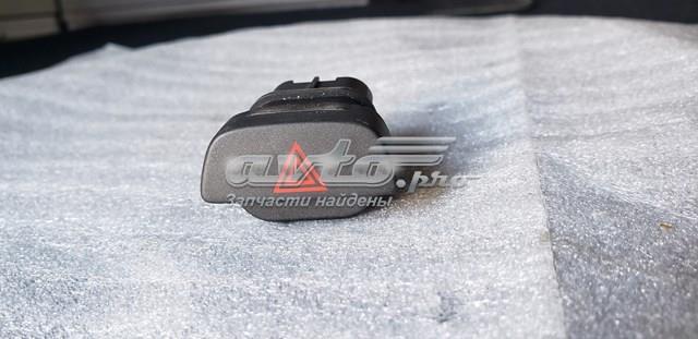 Кнопка включення аварійного сигналу Форд Фокус II