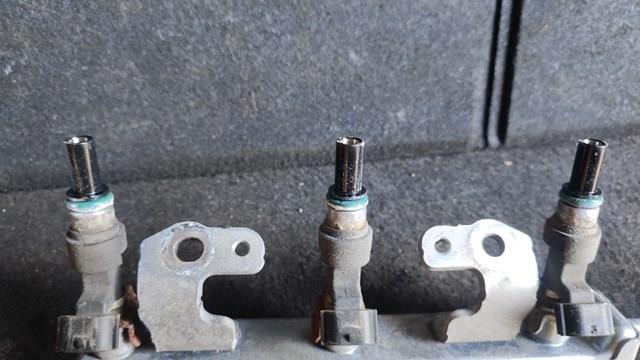 Форсунка дизельна в зборі, розпилювач + тримач 166001HC0A NISSAN