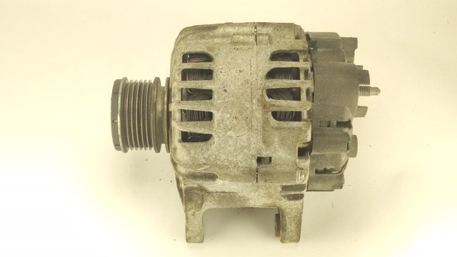 Генератор автомобільний 231007281R RENAULT