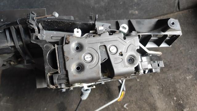 Замок двері правої передньої 30753661 VOLVO