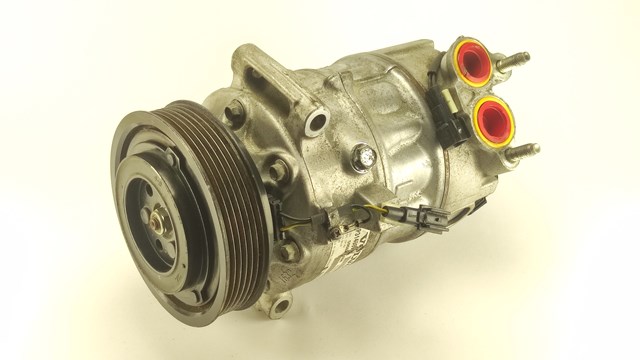Компресор кліматичної установки 31469968 VOLVO