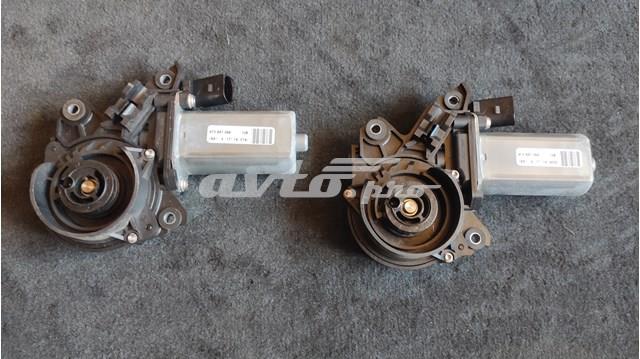 Мотор-привід відкр/закр. замка двері, задньої, лівої 4F0837059 VAG