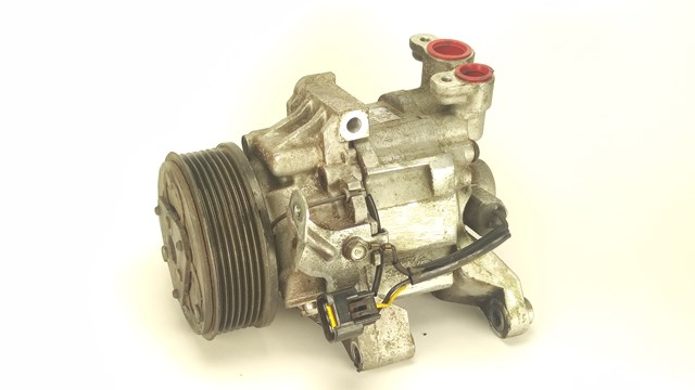 Компресор кліматичної установки 73111FJ020 SUBARU