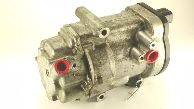 Компресор кліматичної установки 8837033050 TOYOTA
