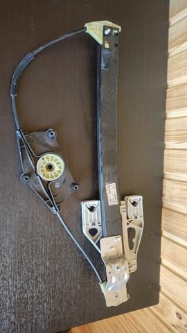 Склопідйомник задніх правих дверей 8K0839462A VAG