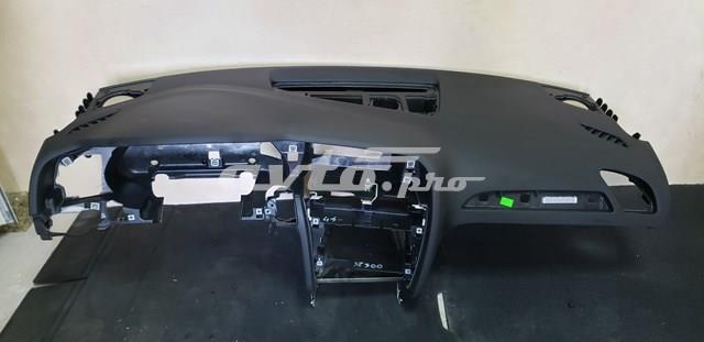 Панель передня "торпедо" 8K185700324A VAG