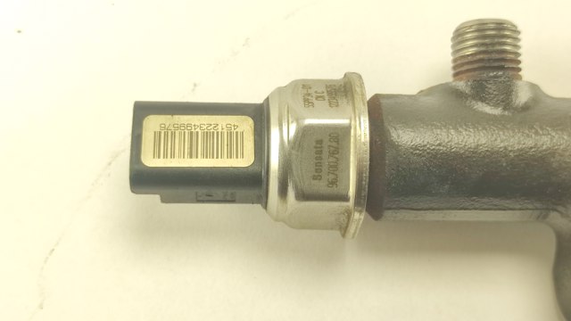 Датчик тиску палива 9670076780 PEUGEOT