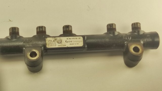 Рампа форсунок системи упорскування палива 9685297580 PEUGEOT
