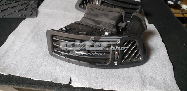 Решітка повітропровода права 974901H000EQ HYUNDAI