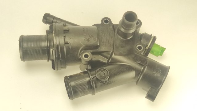 Корпус термостата в зборі 9803648780 PEUGEOT