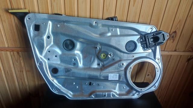 Підйомник механічний вітрового скла A2047201779 MERCEDES