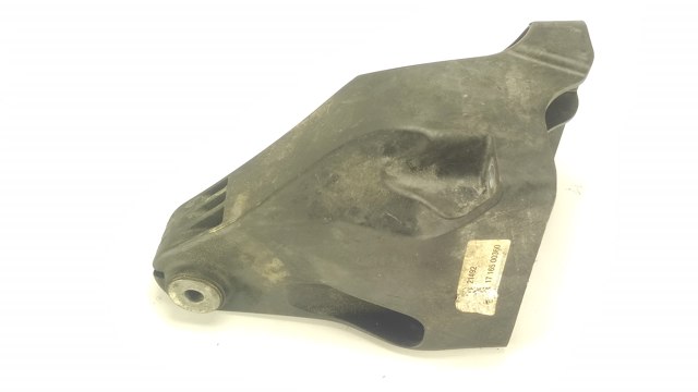 Кронштейн подушки (опори) двигуна, правої A6542230100 MERCEDES