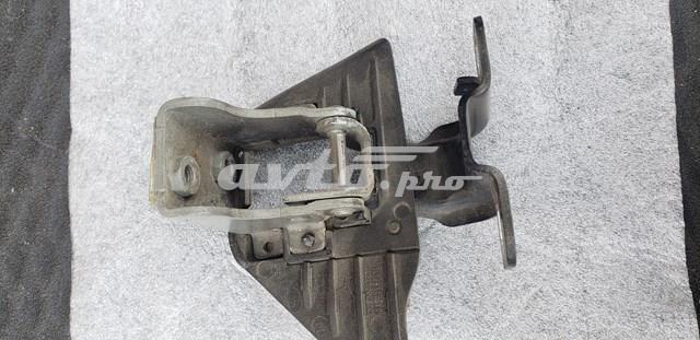 Петля третіх/п'ятих дверей LR004826 LAND ROVER