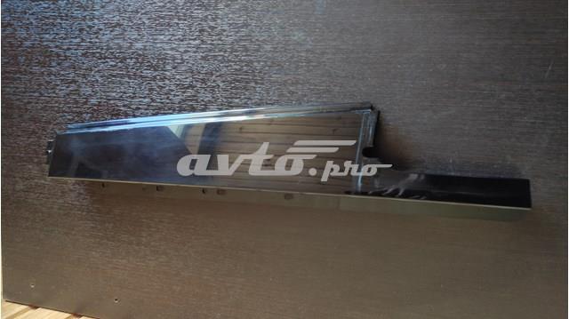 Накладка задньої двері, правої, вертикальна LR050771 LAND ROVER