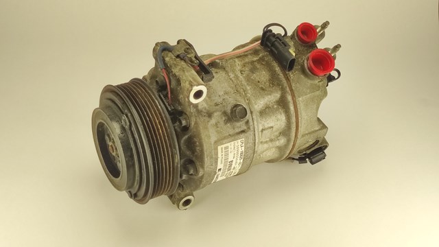 Насос кондиціонера LR057691 LAND ROVER