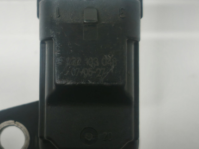 Датчик розподільного вала 0232103048 BOSCH